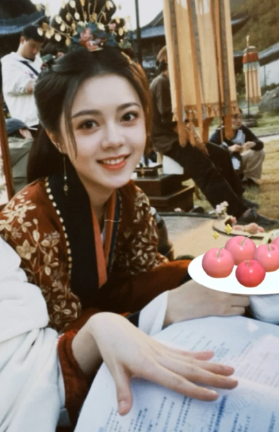 赵今麦和裴佳欣谁更漂亮？