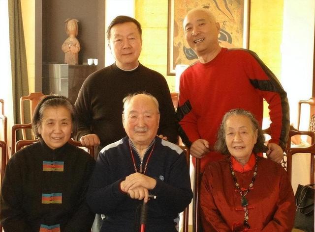 回看春晚40余年,陈佩斯和赵本山,谁才是喜剧界的“小品之王”(陈佩斯和赵本山谁更厉害)-第7张图片-九妖电影 回看春晚40余年,陈佩斯和赵本山,谁才是喜剧界的“小品之王”(陈佩斯和赵本山谁更厉害)-第7张图片-九妖电影