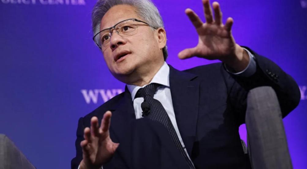 中方切断供应，英伟达卖不动了，黄仁勋迎来噩耗，中美博弈有变化