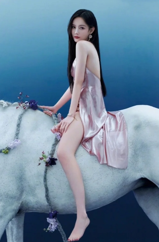 李一桐——风情万种
