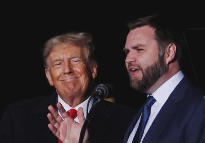 出生于1984年的美国副总统万斯，是一个非常反华的政客。
在大选之前，他就多次表