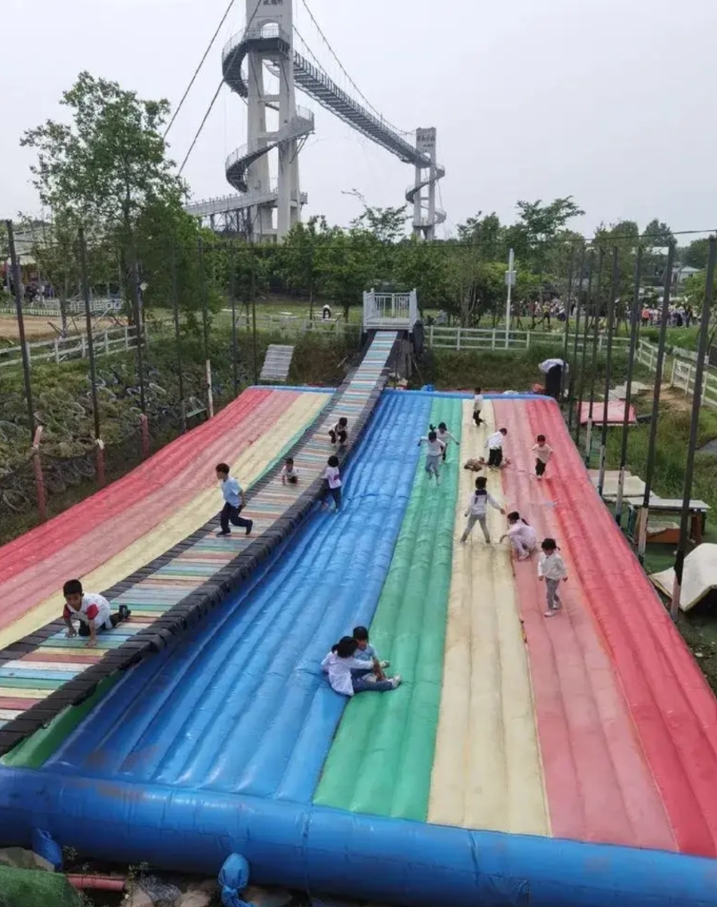 同样都在武汉，为何区别这么大，武汉武昌区的小学和初中春游和秋游从来不收费，都是免