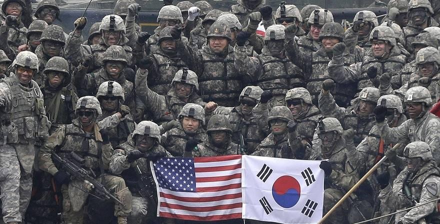 美国在全球范围内部署了大量军事基地，这种现象背后的原因其实并不复杂。首先，许多国