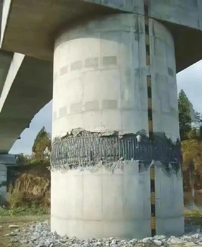 包工头给2万，要求3天完工。结果我一钟头就搞定了！他惊讶地夸我真能干。