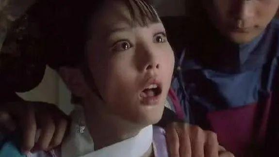 《甄嬛传》：安陵容最傻的一次，就是被华妃等人借手杀人，她却因此和甄嬛沈眉庄离心