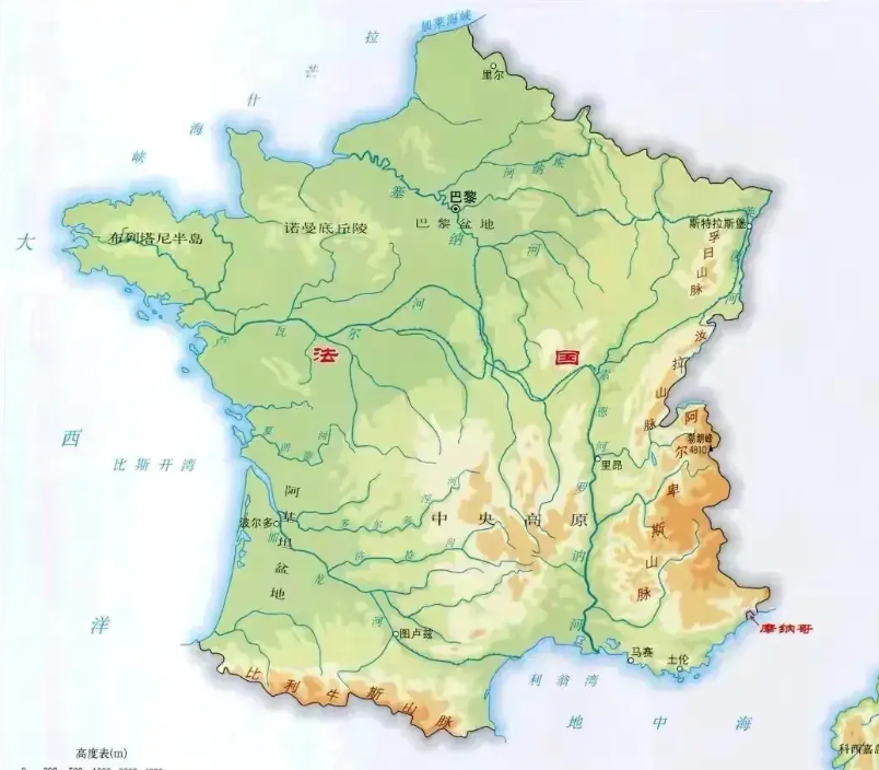 法国是欧洲的“天选之地”，占据了欧洲最好的地理位置。
面积够大，是除俄罗斯和乌克