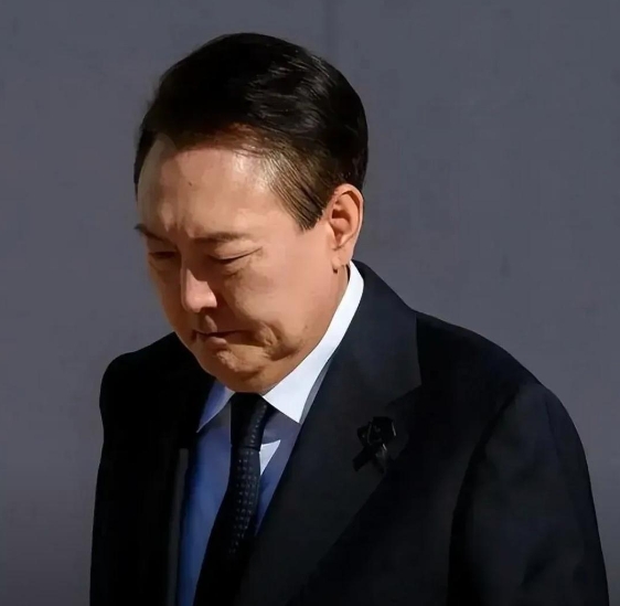 韩国检方动作真快！
就在今天，1月23日，公调处把尹锡悦一案移交给韩国检方后，韩