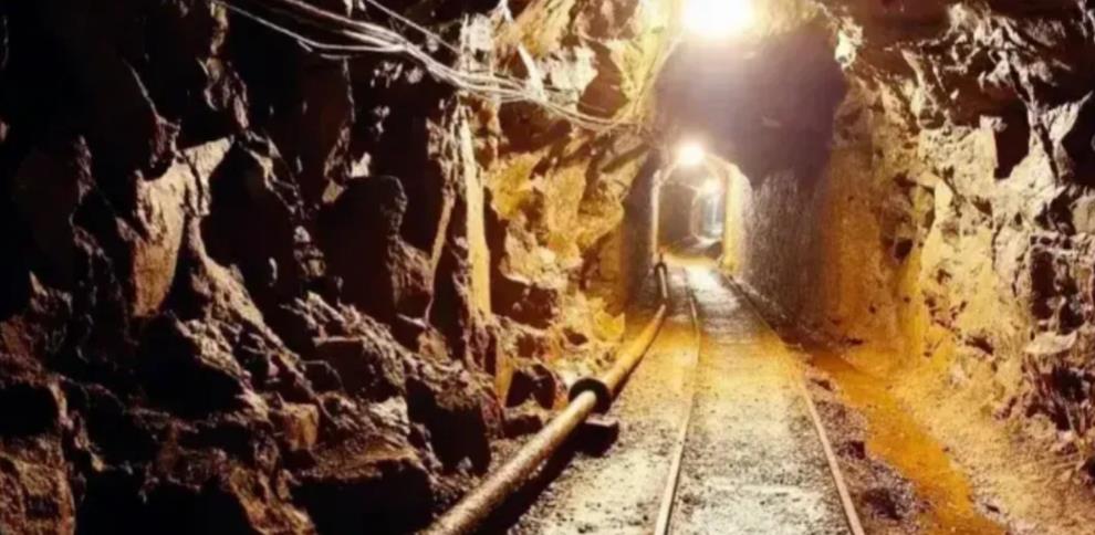 突传噩耗！
越南刚刚出大事！
当地时间7月29日晚，越南一煤矿突发坍塌事故，造成