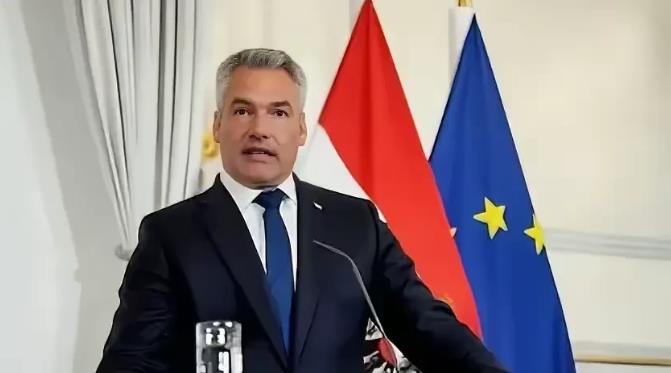 奥地利总理卡尔·内哈默尔挺身而出，发出铿锵之声，坚决要求乌克兰冲突双方即刻按下战