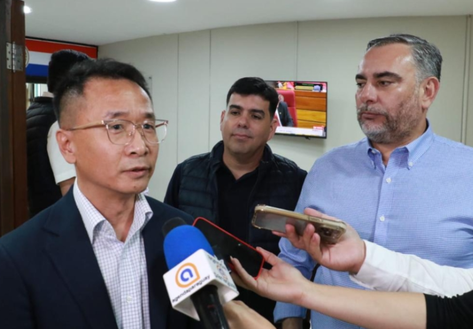 中国外交特使遭巴拉圭“驱逐出境”!