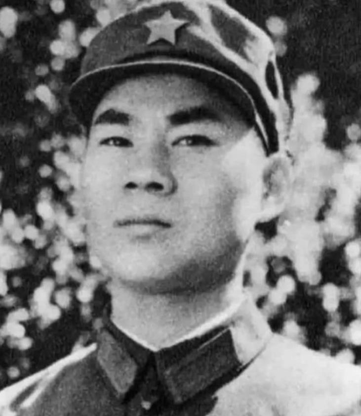 1979年，边境战士巡逻时，意外发现一个手脚溃烂、浑身恶臭的男人，他还背着一支枪