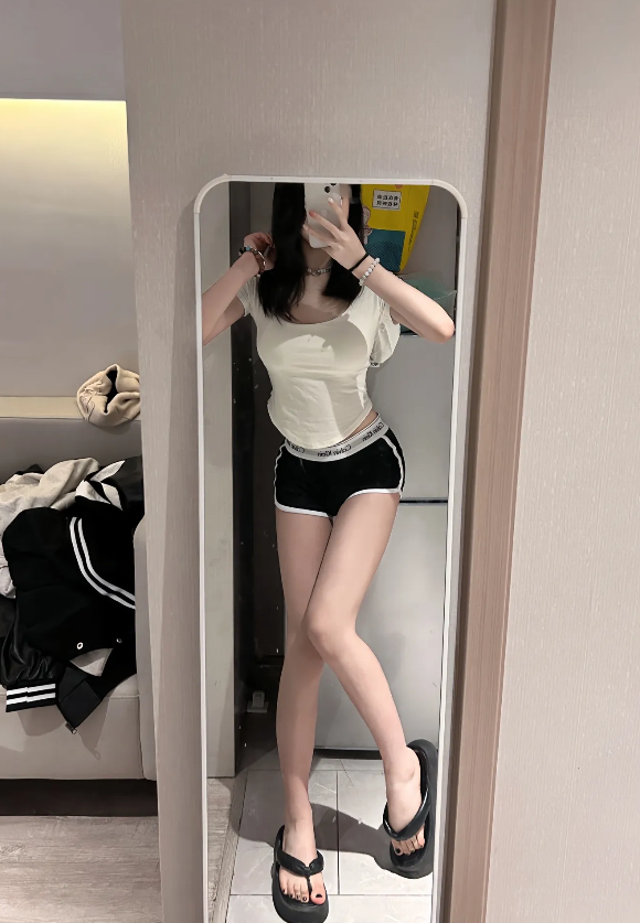 我婆婆随时哼哼唧唧这疼那不舒服，所以公公一辈子没让她下田下地，力气活累活都不用她