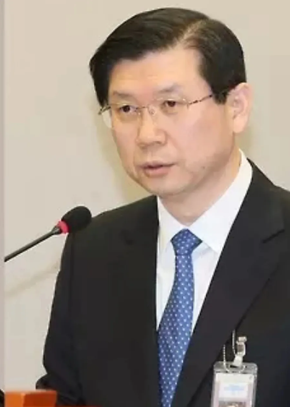 朴钟俊！保卫尹锡悦的大忠臣！总统府警卫处处长，硬刚前来逮捕的公调处代表团，立场鲜