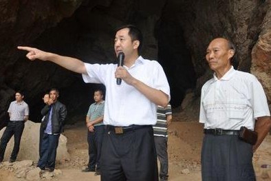 陈行甲，凭借一股清廉的劲头从清华园走进了湖北巴东，一个国家级贫困县。他曾公开表示
