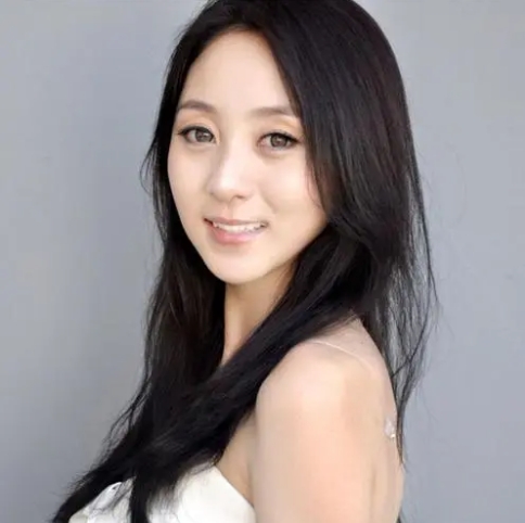 郭津彤，才华横溢的女歌手
