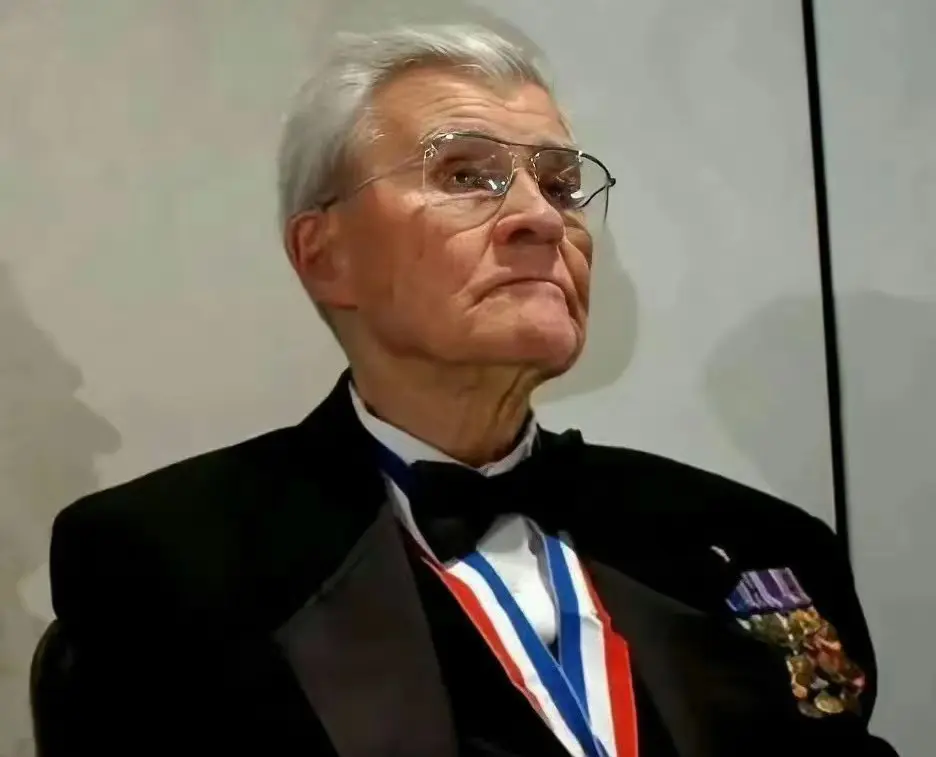 为什么要道歉？扔的好！