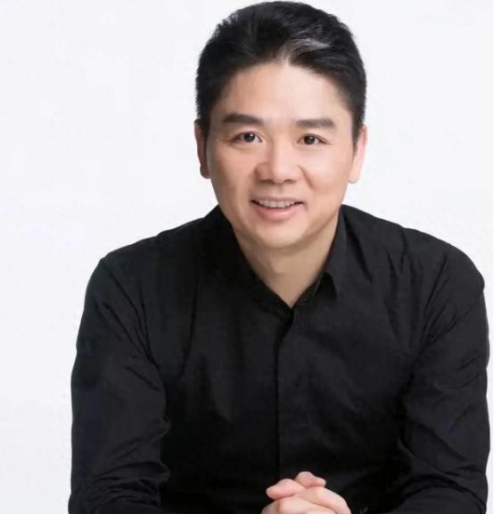 刘强东回村发钱，老人每人一万

                        