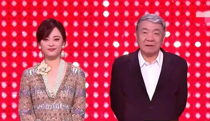 《甄嬛传》的娘娘们再度聚首，蒋欣风采卓绝，孙俪身着华服出席

《甄嬛传》的“娘娘