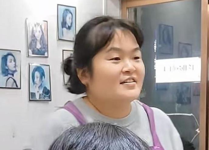 理发师晓华称不会签约：知道自己几斤几两，等这个热度过去咱就老老实实剪头发，能干点