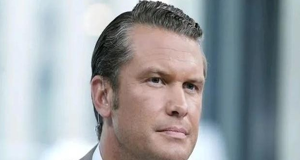 美国的新防长赫格赛斯说，支持以色列对付哈马斯！
看样子，这位新防长和即将上任的总