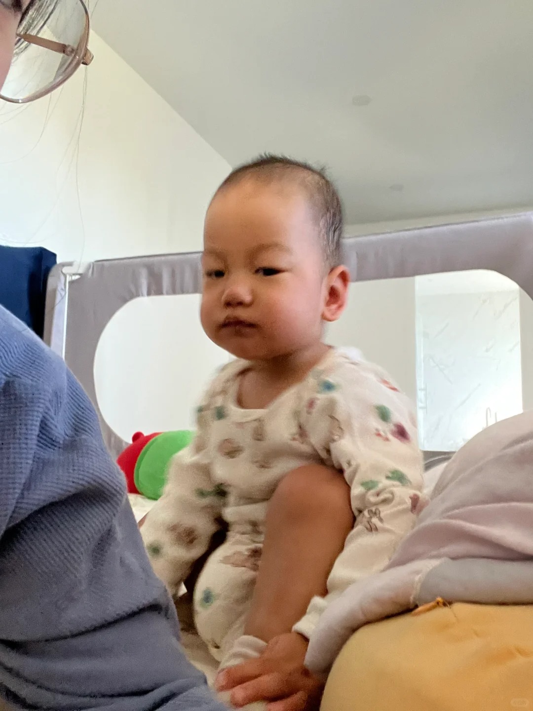 休息两天🫠
我大哥这两天也太累人了……
每天就在屋里暴走
出门也暴走
等他睡着