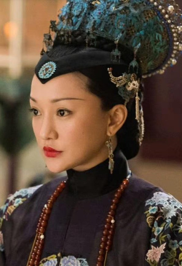 给如懿换上甄嬛的妆造时 