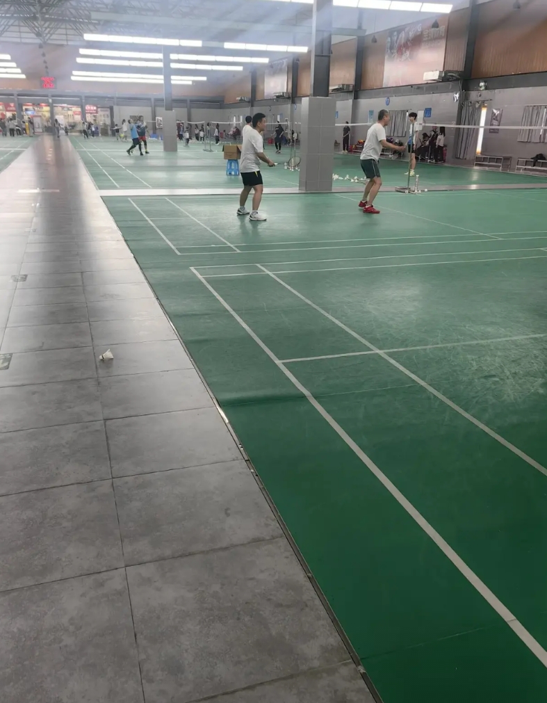 河南回深圳，今年回来早了，初八回来的，路上一点都不堵，全程120 ，今年大家都出