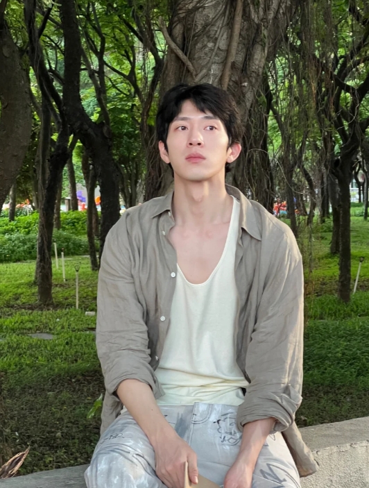 井柏然是一位多才多艺的艺人