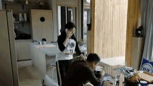 张兰回忆大曲线当着自己的面骂汪小菲泪如雨下，称是最痛苦的事