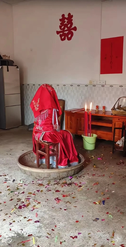 还有这种婚礼吗，太吓人了