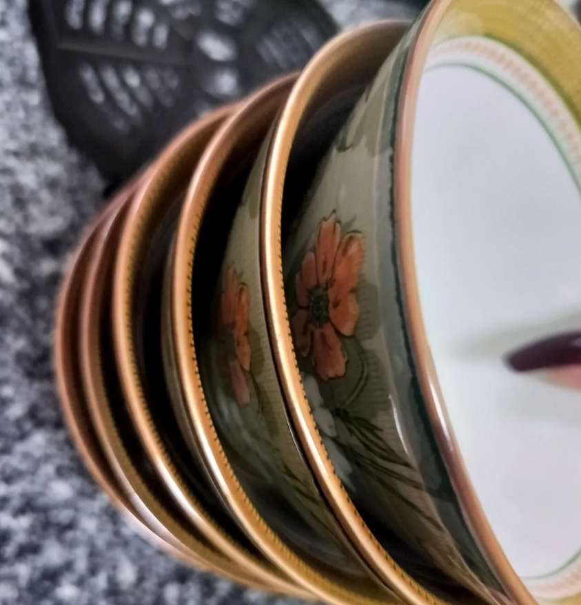 怎么还有这样的邻居啊？[发怒]一个月前我给邻居送了一碗馄饨，忘记把碗要回来了。今