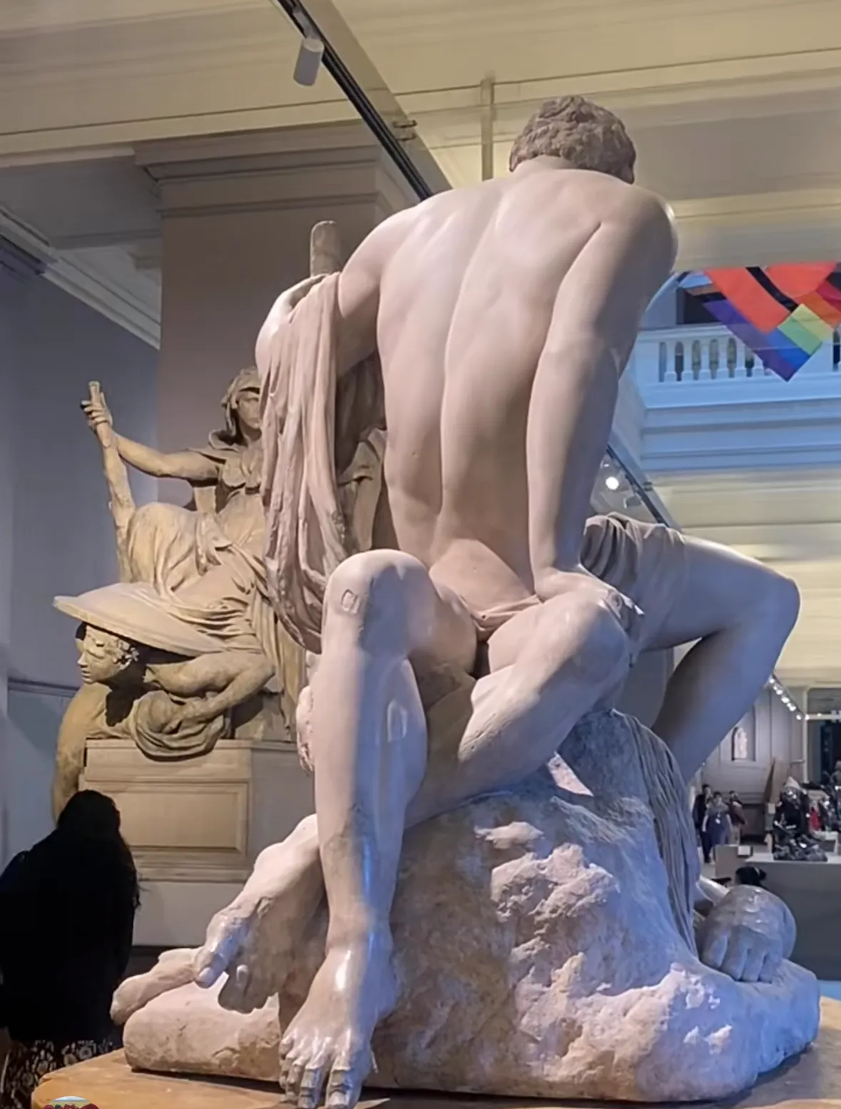 谁能告诉我不看到第三张你们会想到什么？走进展览馆第一眼看见这一幕情景你的脑海会浮