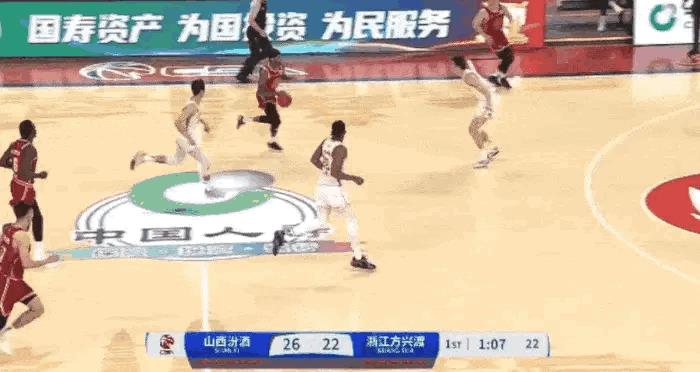大帽莱蒙！朱俊龙太给国内球员涨脸了！
在今天山西和广厦的第一节比赛中，山西外援莱
