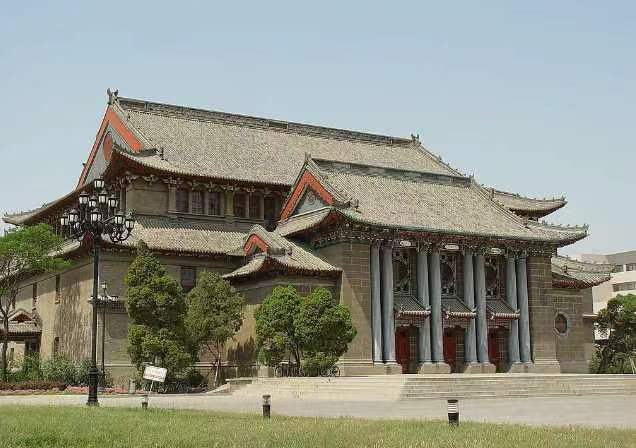 #河南省文物局调查河大礼堂着火#这回可真不是天灾，彻底是个人祸。近100年历史的