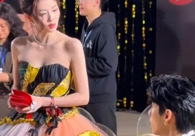 微博之夜，白鹿双标对待王鹤棣与罗云熙