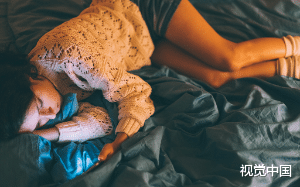 我救了他一命，但他以为是另一个女人救的，于是拼命地对她好，为了她一次次伤害我，直到我快死时真相大白…