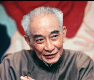 安徽合肥，两名20岁出头的健身教练合伙买了六七本刮刮乐，中了100万奖金，男生兴