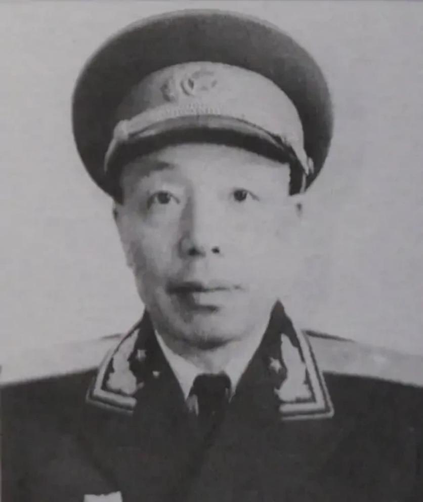 开国少将刘毓标是江西上饶人，曾任29军政委、华东军区装甲兵政委，1961年转业到
