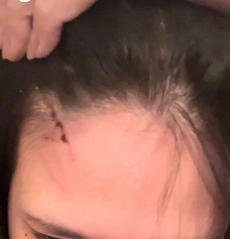 日本留学的中国女生，在饭店吃饭的时候，嫌弃隔壁桌的一群日本人喝酒太吵了，让店员两