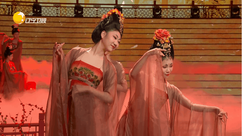 辽宁卫视春晚节目惟妙惟肖，把簪花仕女图都演活了！