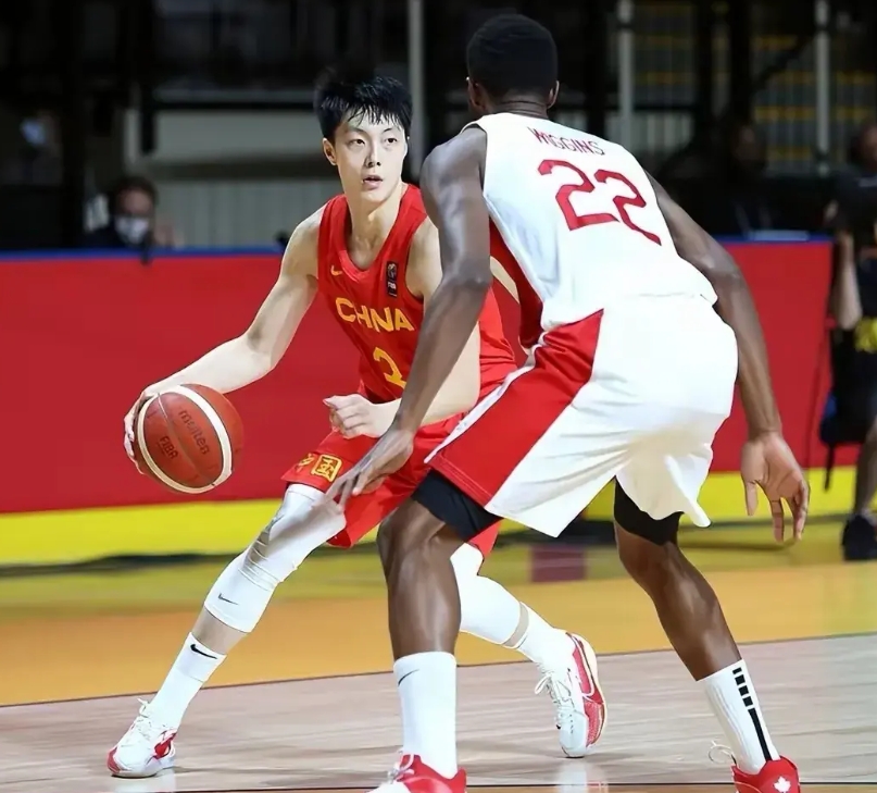 中国男篮战力最强3人！
第一人：胡明轩
等级10级，战力5星！
国家队队长，司职