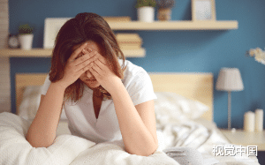 重男轻女的家人只想榨干我，我拼命逃离……