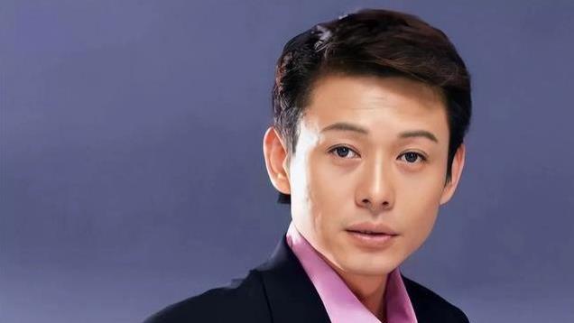 他是“央视败类” 抛弃妻子和董卿同居6年