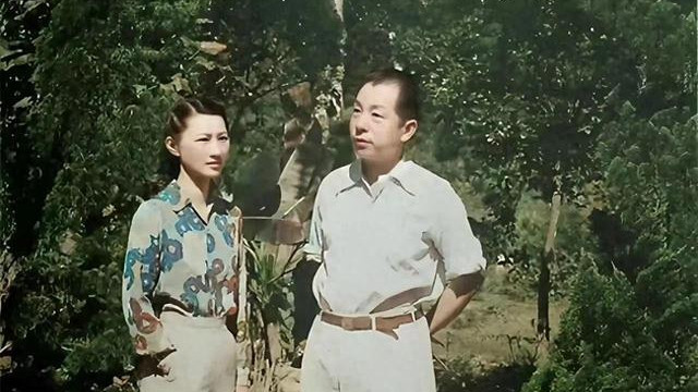 1947年，赵一荻与张学良在台湾相聚，35岁时长相出众，气质优雅