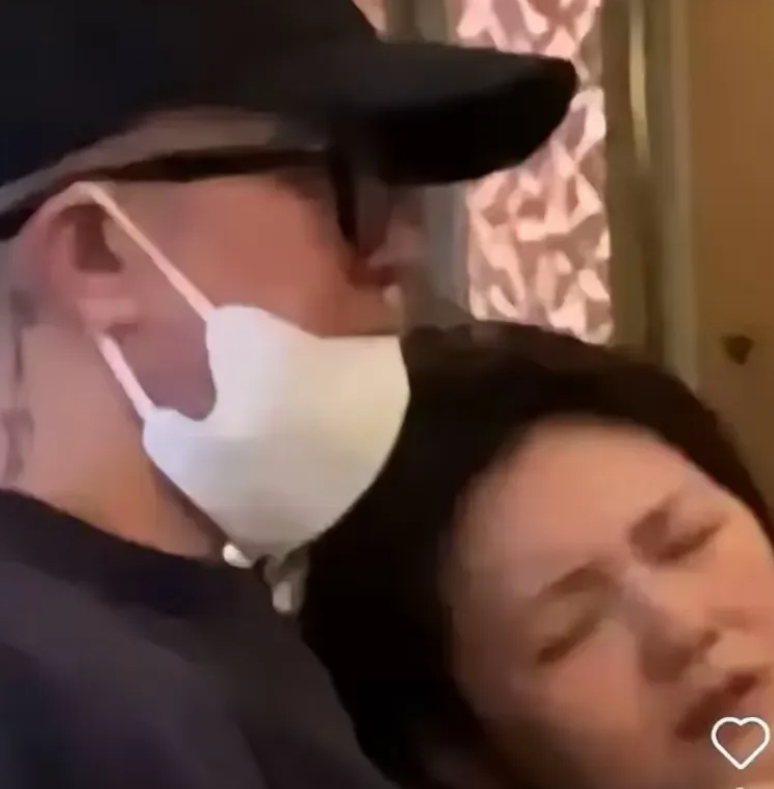大s依偎在具俊晔怀里的最后照片被曝？该照片当我于今天在网上看到时，说实话隔着屏幕