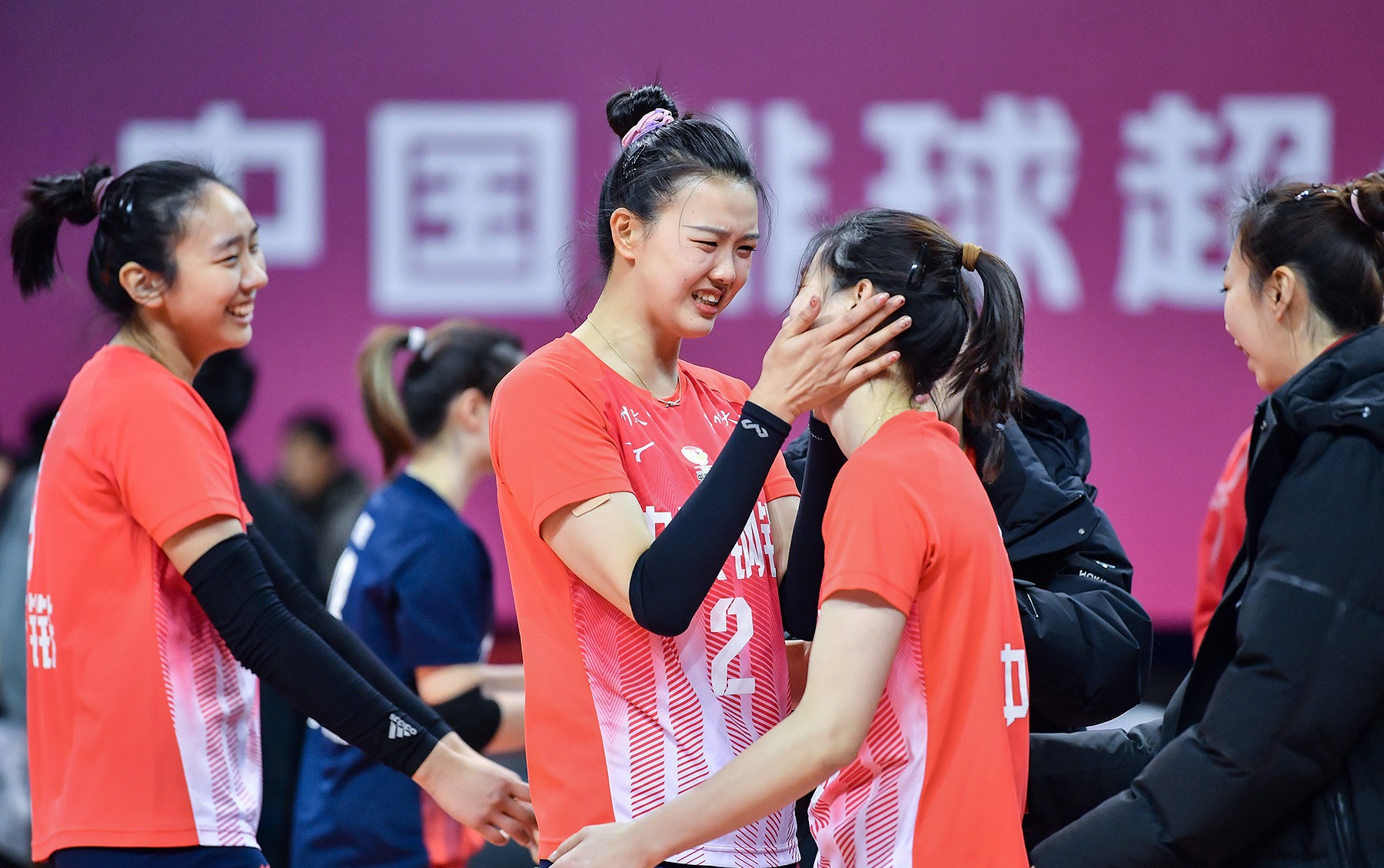  女排联赛A级别四强赛完整赛程，首轮江苏3:2辽宁、天津3:1上海