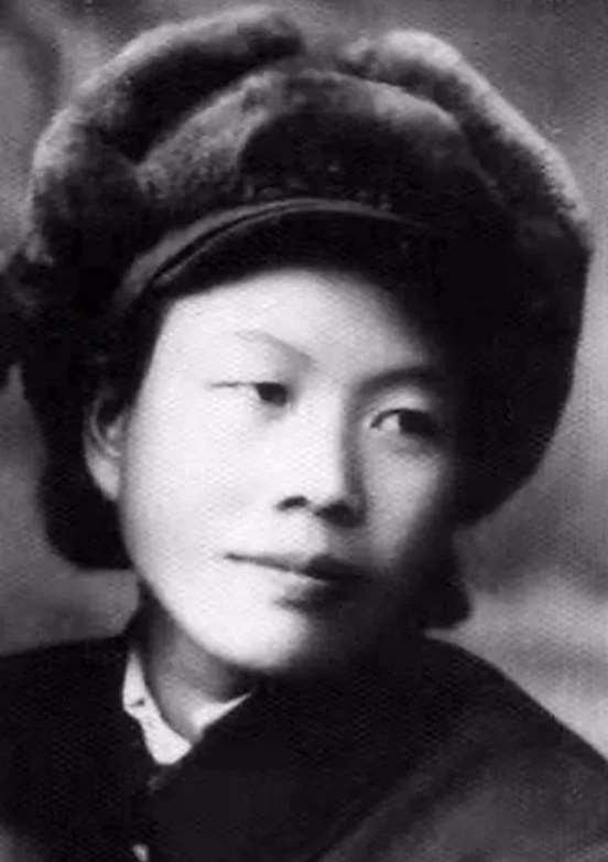1958年8月，毛主席去苏联途经沈阳，沈阳军区为毛主席准备午餐，大厨竟然是陶万荣