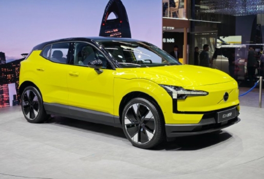 沃尔沃EX30终于在国内亮相上市了，去年6月我在米兰参加了它的全球首发，在欧洲已