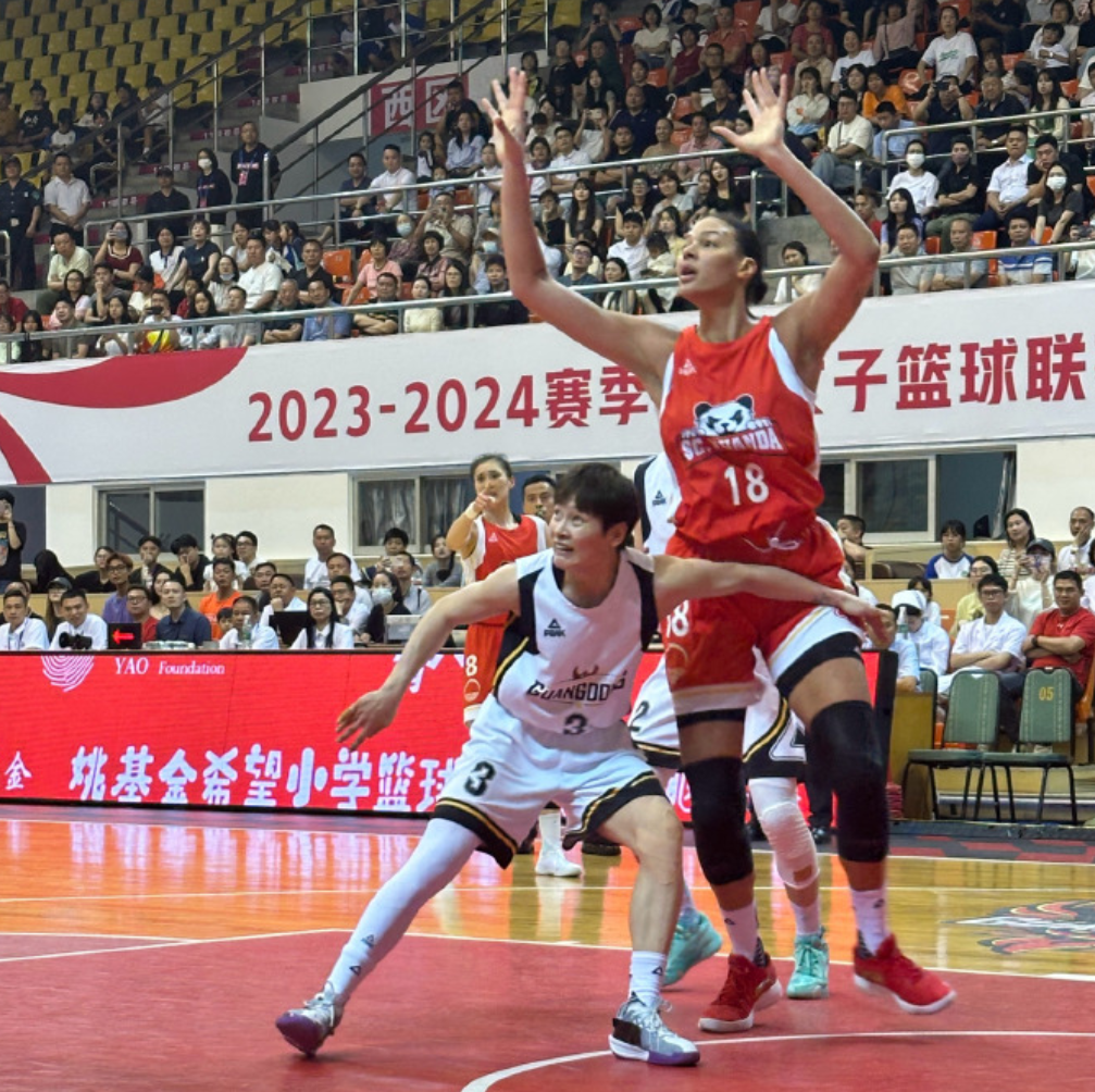 
1-0！四川女篮击败东莞，李梦坎贝奇爆发，杨舒予人气超高
WCBA半决赛第一场