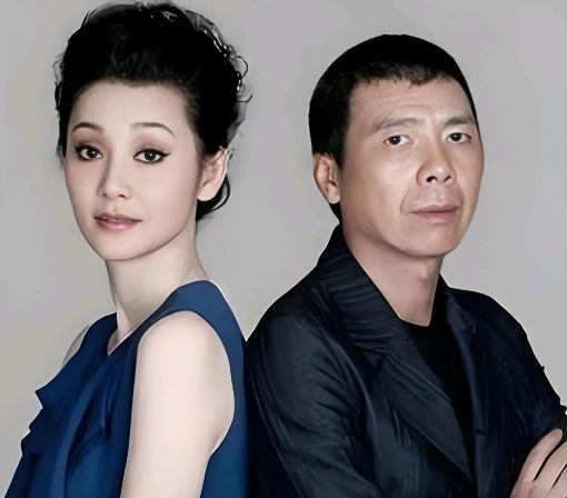 导演，冯小刚说，我太太徐帆很聪明。她如果没有打算跟你散，她是想和你过的话，你有点